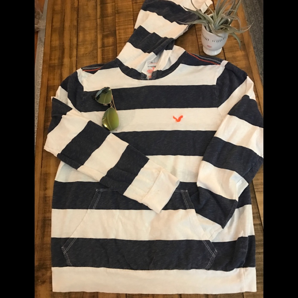 American Eagle Lady’s lightweight hoodie - Picture 2 of 6